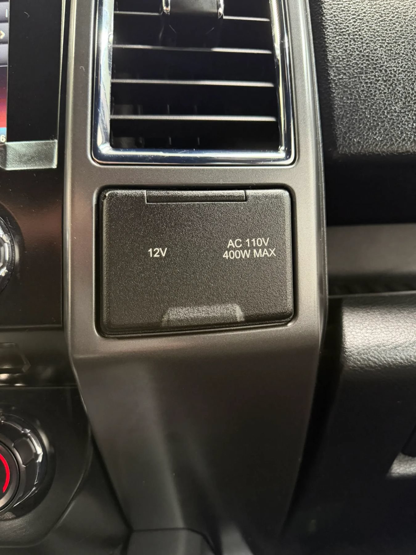 Used 2015 Ford F150 XLT w/ Equipment Group 302A Luxury AWD/4WD image 31