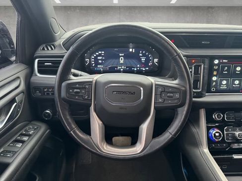 Used 2022 GMC Yukon XL Denali image 21