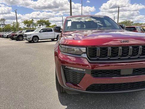 New 2026 Jeep Grand Cherokee L Limited image 9