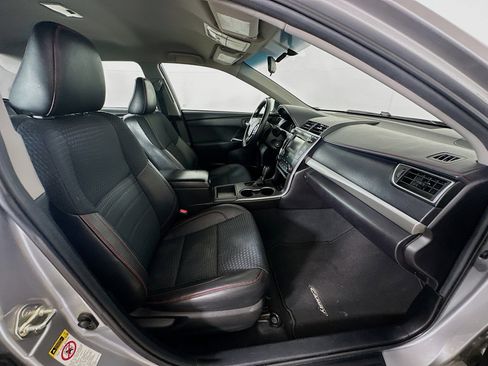 Used 2015 Toyota Camry SE image 29