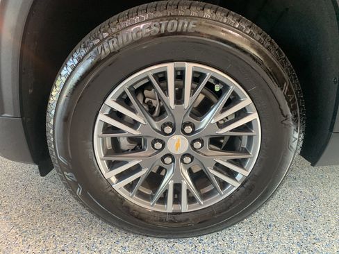 Used 2026 Chevrolet Traverse LT w/ Driver Confidence Package FWD image 33