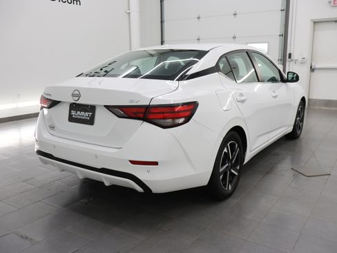 Used 2024 Nissan Sentra SV FWD image 3