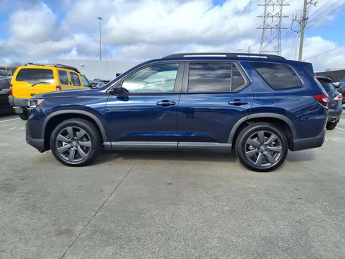 Certified 2025 Honda Pilot Sport image 23