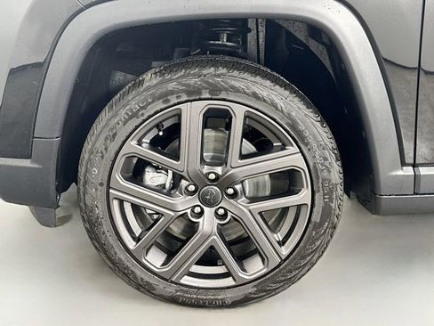 New 2026 Jeep Compass Limited image 30