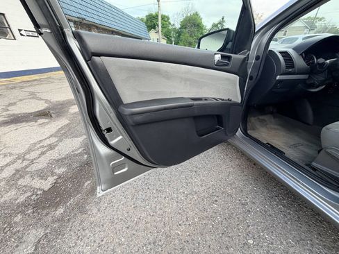 Used 2011 Nissan Sentra 2.0 S FWD image 29