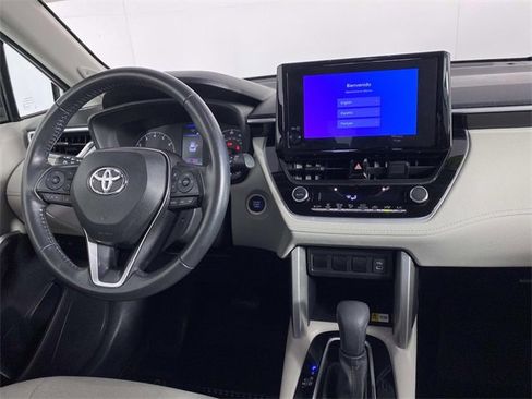 Used 2023 Toyota Corolla Cross LE w/ Moonroof Package image 14