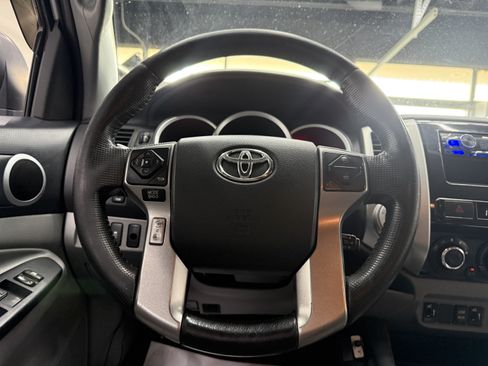 Used 2014 Toyota Tacoma 4x4 Double Cab image 12