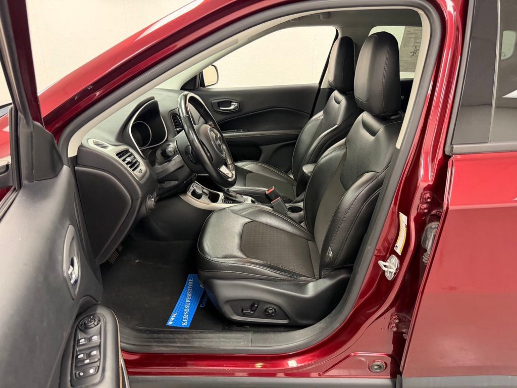 Used 2021 Jeep Compass Latitude w/ Convenience Group AWD/4WD image 17