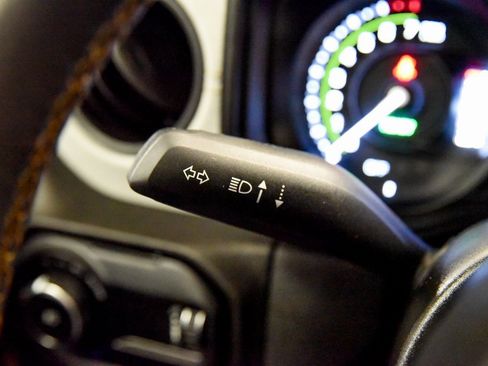 Used 2024 Jeep Wrangler Unlimited w/ Convenience Group image 24