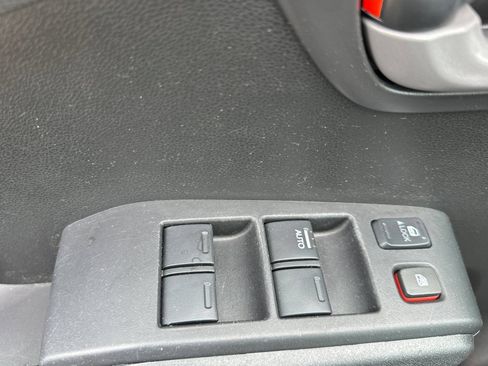 Used 2010 Honda Fit image 8