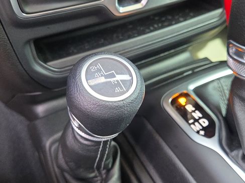 Used 2024 Jeep Gladiator Sport image 27