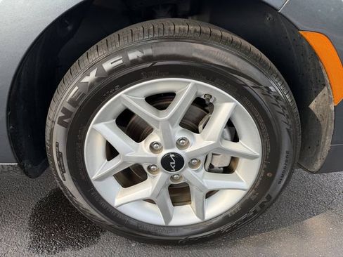 Certified 2023 Kia Soul LX w/ LX Technology Package FWD image 37