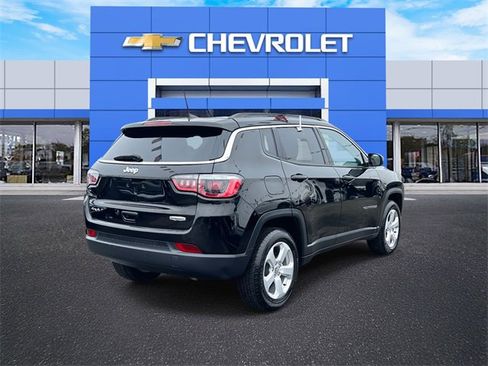 Used 2019 Jeep Compass Latitude image 6