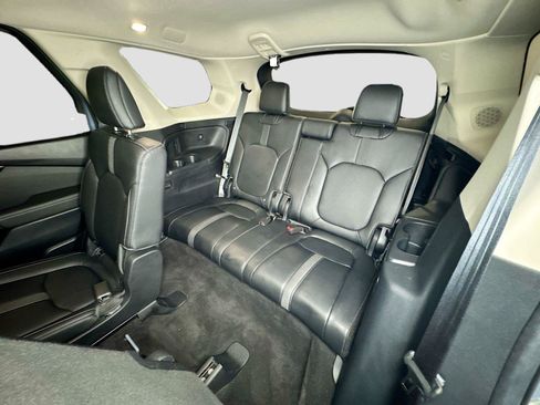 Used 2025 Honda Pilot Touring image 19