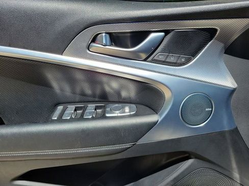 Used 2022 Genesis G70 2.0T w/ Prestige Package RWD image 12