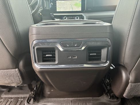 Used 2024 GMC Sierra 3500 Denali w/ Technology Package AWD/4WD image 17