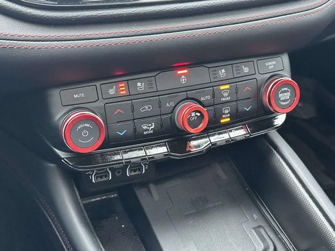 Used 2023 Dodge Durango R/T image 32