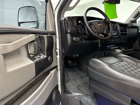 Used 2024 Chevrolet Express 2500 w/ Driver Convenience Package image 17