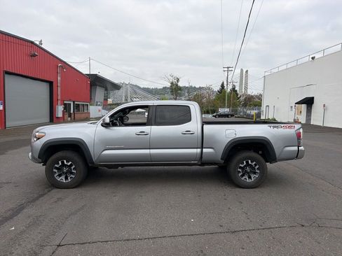 Used 2020 Toyota Tacoma TRD Off-Road AWD/4WD image 2