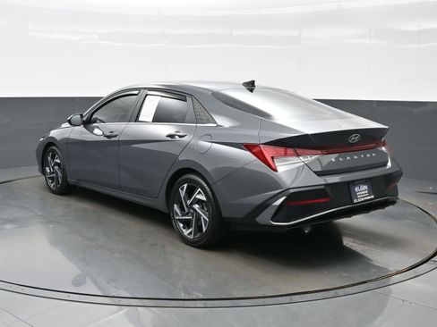 Certified 2024 Hyundai Elantra SEL w/ Convenience Package FWD image 4