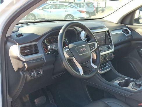 Certified 2023 GMC Acadia SLT image 10