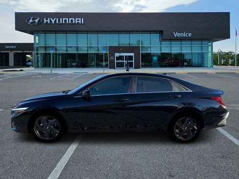 New 2026 Hyundai Elantra SEL Sport FWD image 22