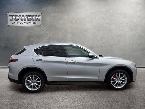 Used 2018 Alfa Romeo Stelvio Ti AWD/4WD image 3