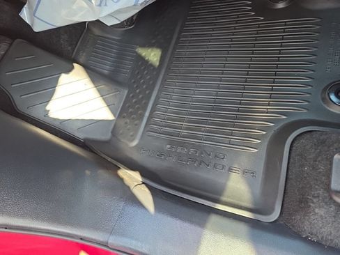 Used 2025 Toyota Grand Highlander FWD image 17