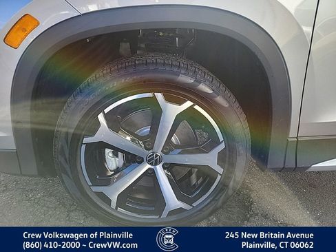 New 2026 Volkswagen Tiguan SE image 17