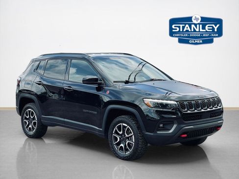 Used 2025 Jeep Compass Trailhawk w/ Trailhawk Elite Group image 1