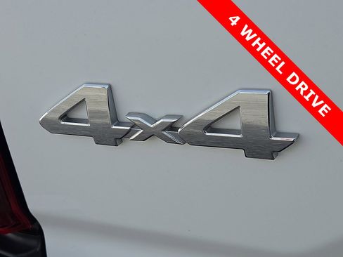 Used 2022 Toyota Tacoma SR image 8