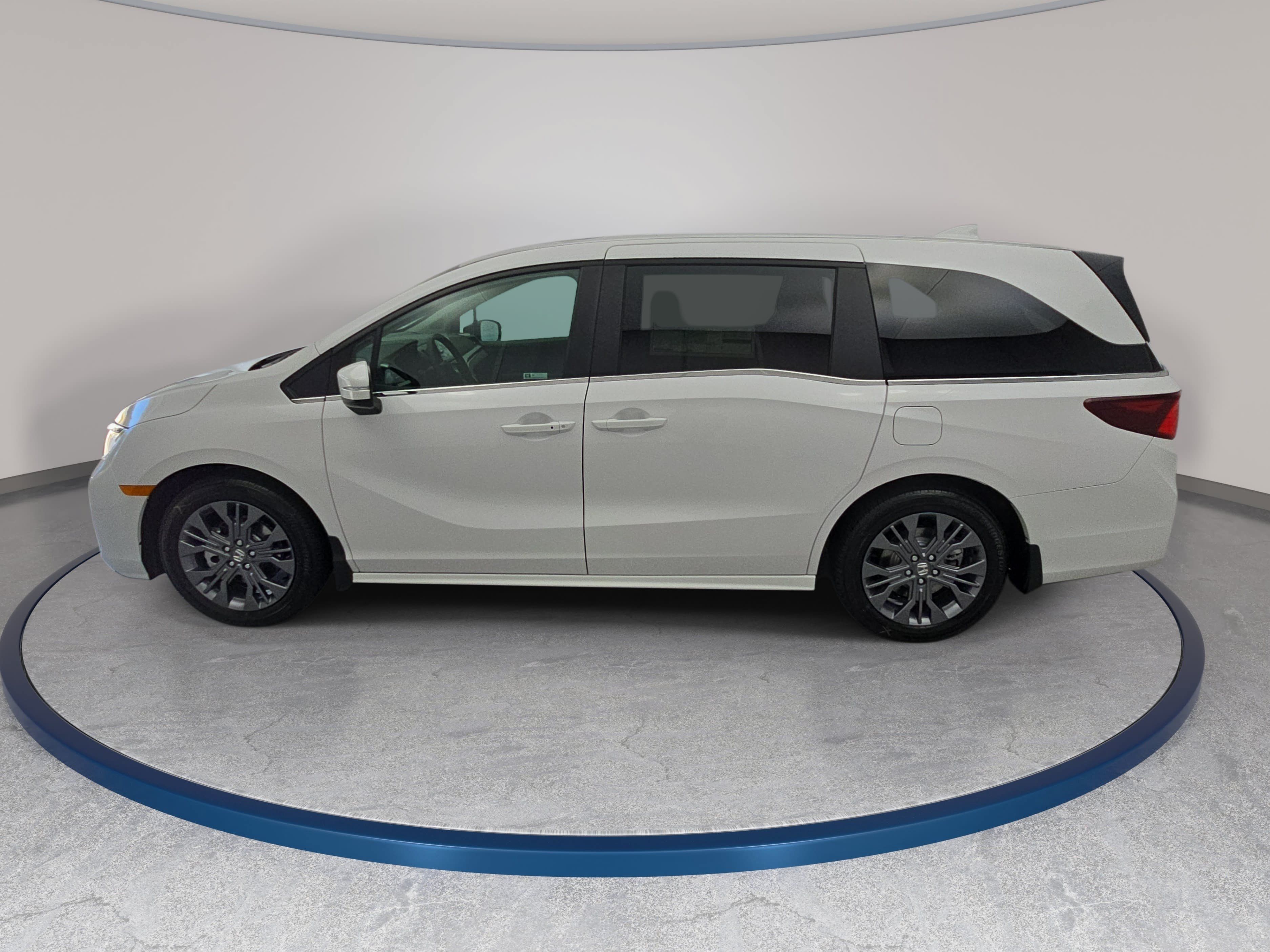New 2027 Honda Odyssey Touring image 8