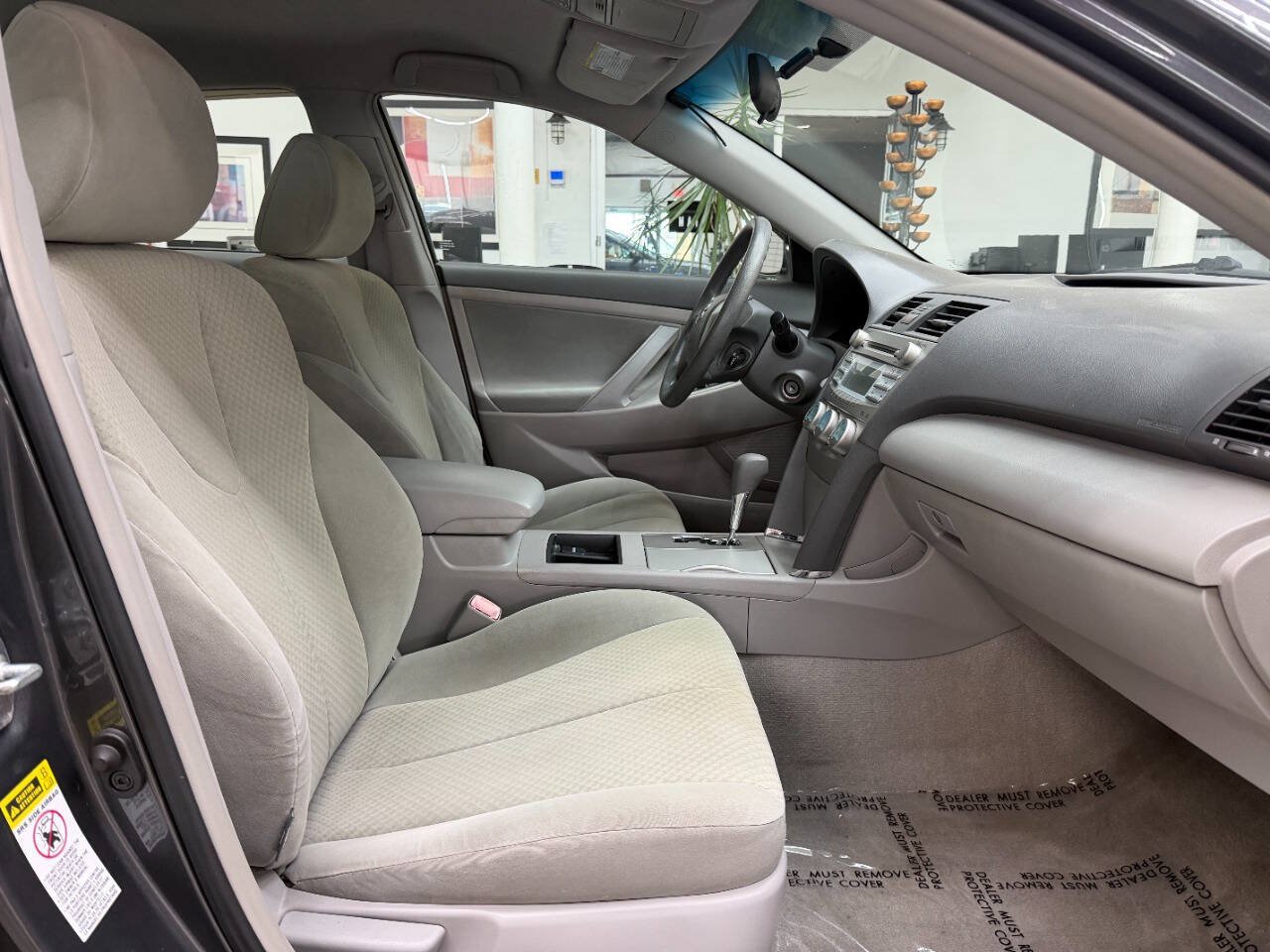Used 2009 Toyota Camry LE FWD image 18