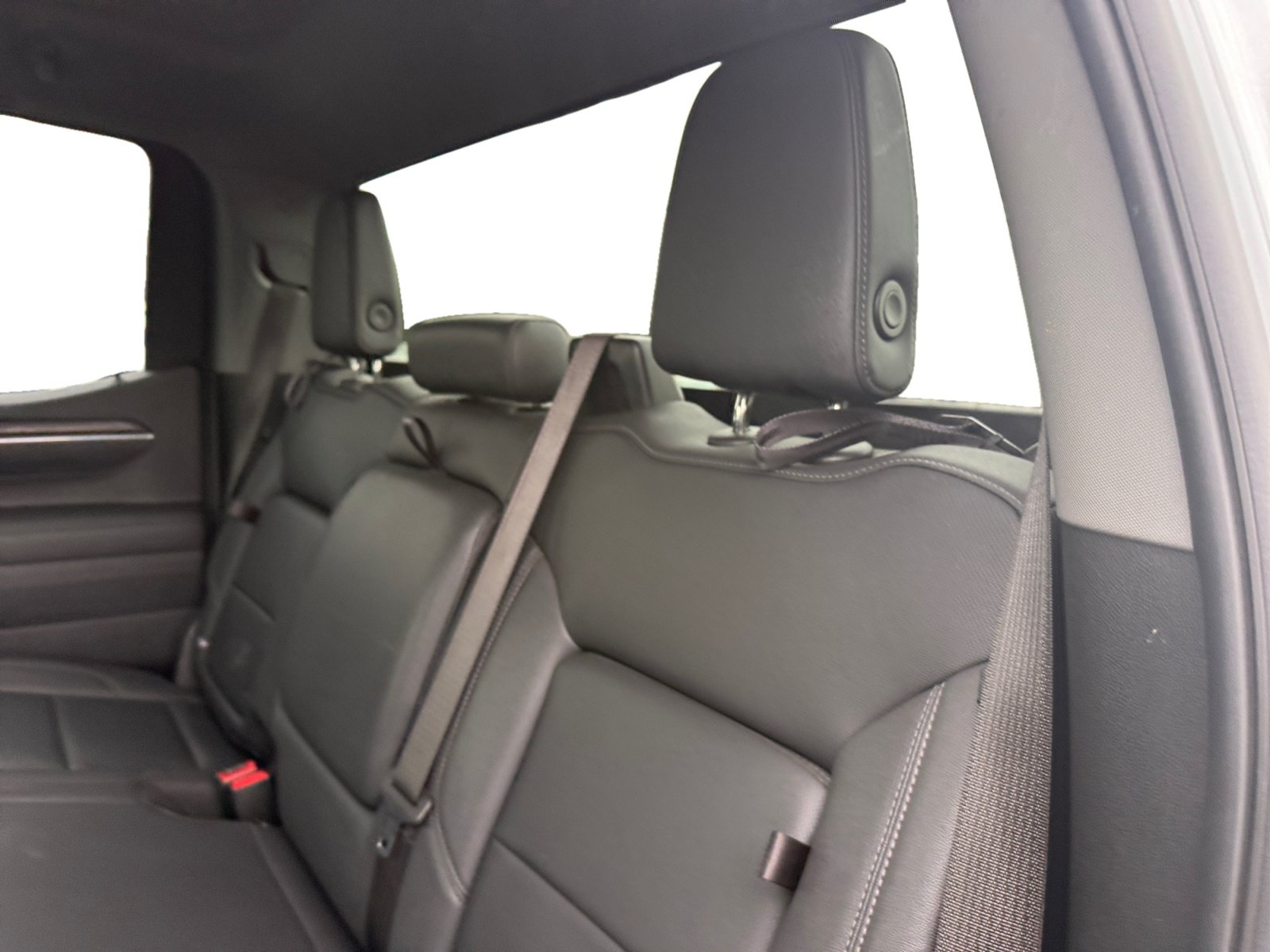 Used 2025 GMC Sierra 1500 SLT AWD/4WD image 16