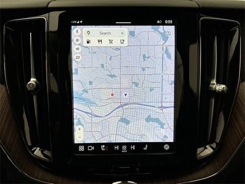 Certified 2023 Volvo XC60 B5 Plus w/ Climate Package image 18