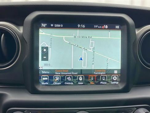 Used 2021 Jeep Gladiator Willys image 22