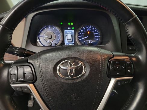 Used 2018 Toyota Sienna Limited Premium AWD/4WD image 18