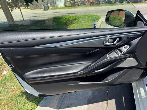 Used 2017 INFINITI Q60 2.0t w/ Premium Plus Package 2.0T image 12