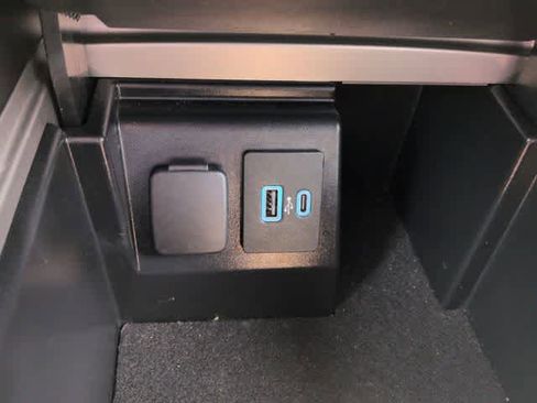 Used 2023 Ford Explorer XLT w/ Equipment Group 202A AWD/4WD image 30
