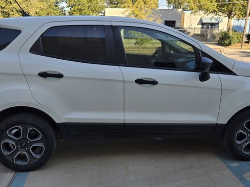 Used 2018 Ford EcoSport S image 10