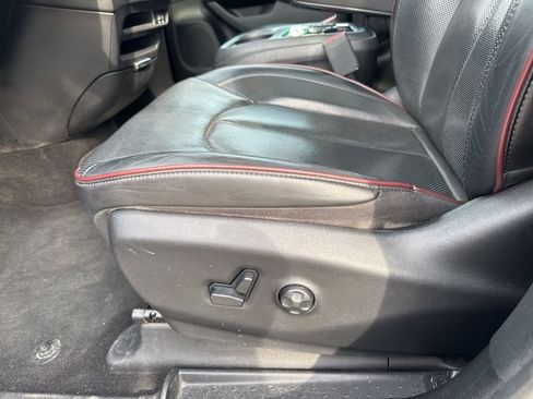 Used 2019 Chrysler Pacifica Limited w/ Advanced Safetytec Group image 30