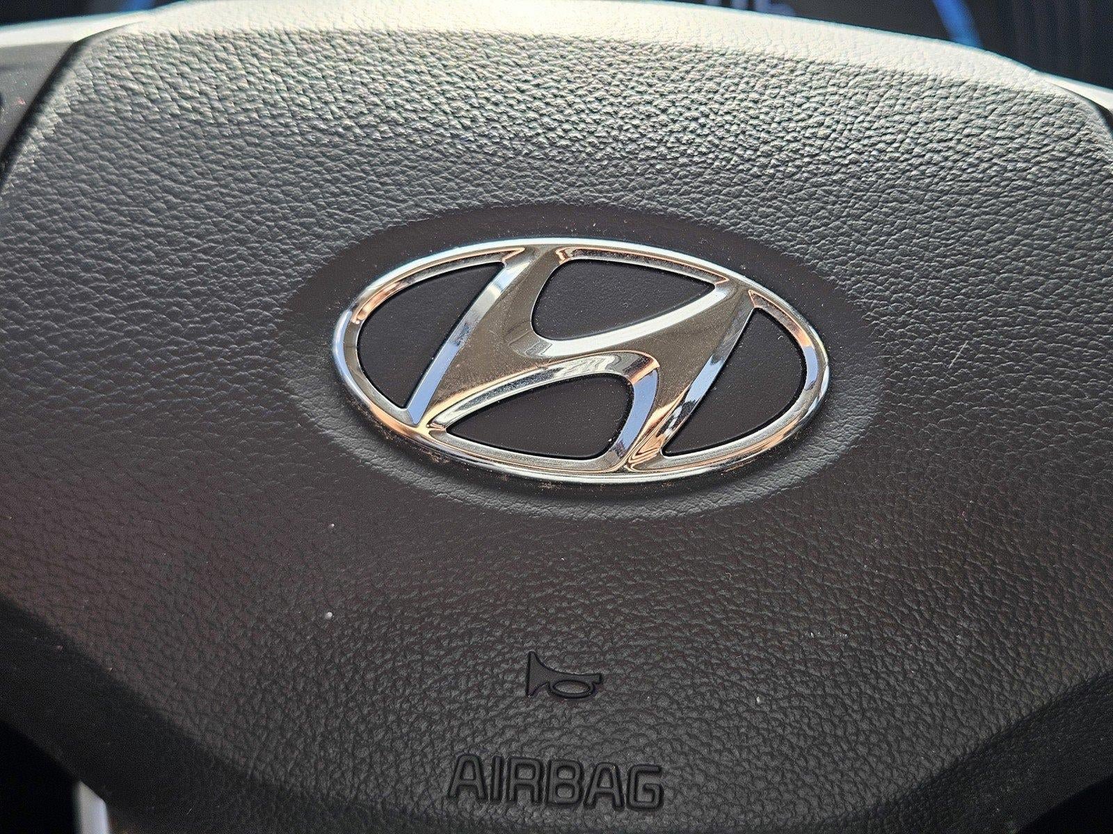 Used 2024 Hyundai Venue SEL FWD image 24
