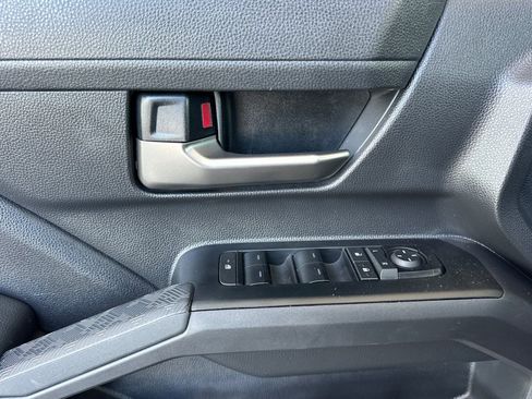 Used 2025 Toyota Tacoma TRD Off-Road image 11