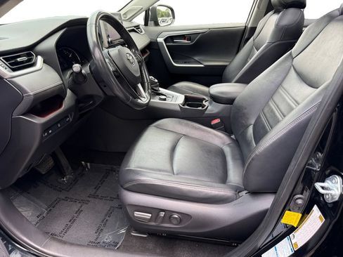 Used 2019 Toyota RAV4 Limited w/ Advanced Technology Package AWD/4WD image 17