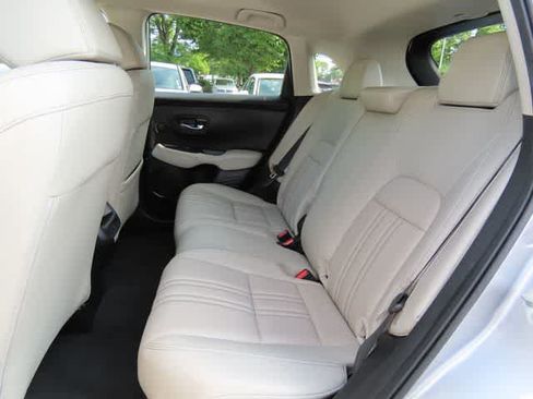 Used 2023 Honda HR-V EX-L image 12
