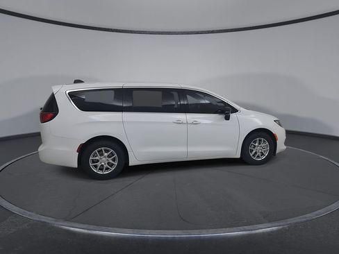 New 2026 Chrysler Voyager LX image 16