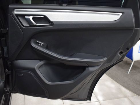 Used 2017 Porsche Macan Turbo image 16