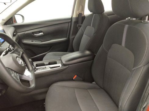 Used 2024 Nissan Sentra SV FWD image 17