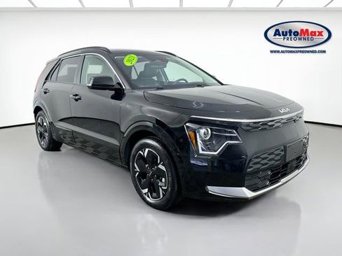 Used 2023 Kia Niro Wind w/ Wind Preserve Package FWD image 1
