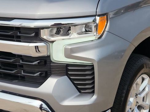 Used 2023 Chevrolet Silverado 1500 LT AWD/4WD image 9